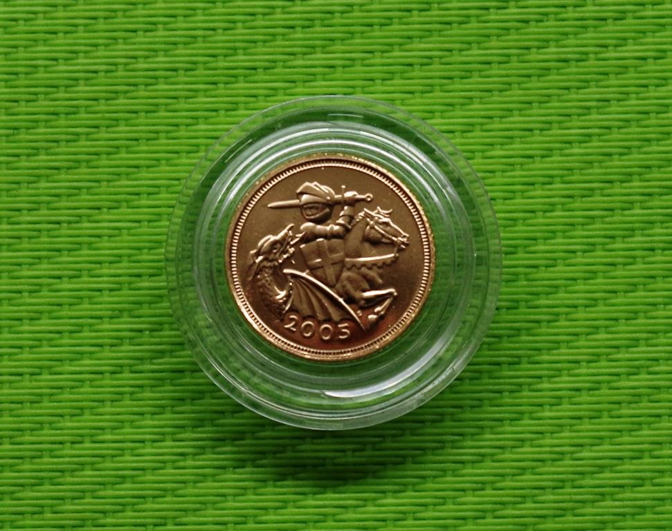 картинка Полсоверена Великобритания 2005 год. Редкая. от магазина Одежда+
