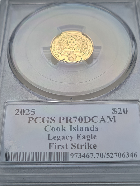 картинка Острова Кука. 20 Долларов 2025 г. Золото. 3.11 г*0.9999 0.1 oz. СЛАБ PCGS PR 70 DCAM! от магазина Одежда+ 4